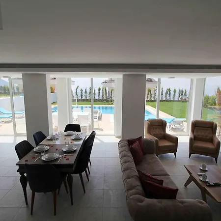 Solite Villa, Oezel Havuzlu, 빌라 *