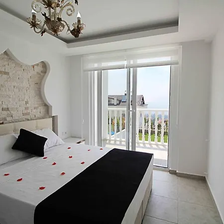 Solite Villa, Oezel Havuzlu, Vila *